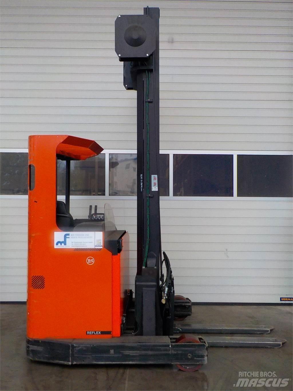 BT RR B2 Stivuitor cu catarg retractabil