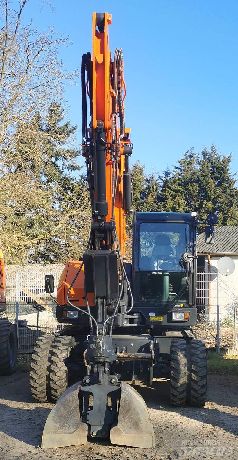 Develon DX 100 W-7 Excavatoare cu roti