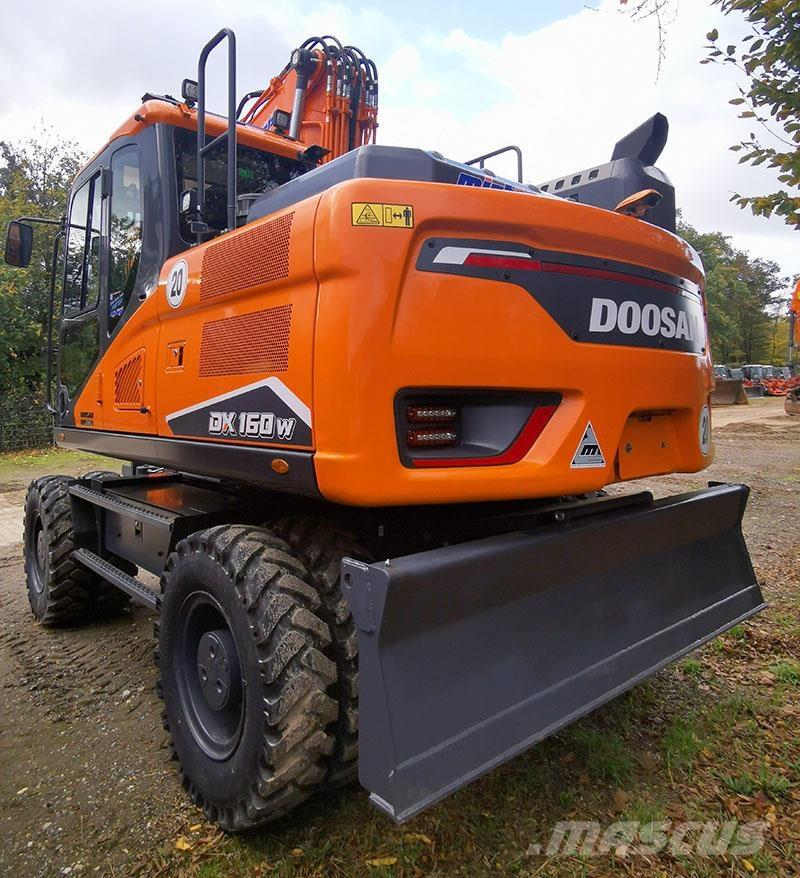Doosan DX 160 W-7 Excavatoare cu roti