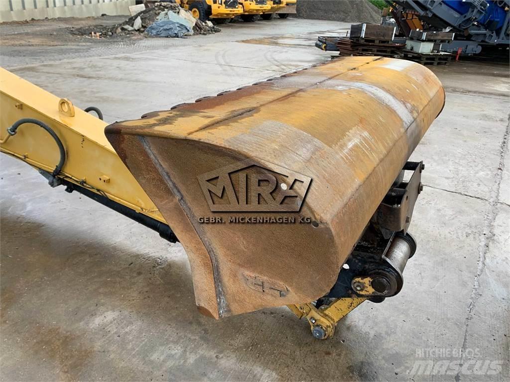CAT 2000 mm Excavator