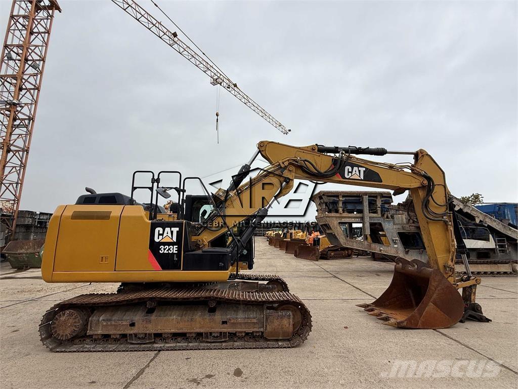 CAT 323 EL Excavatoare pe șenile
