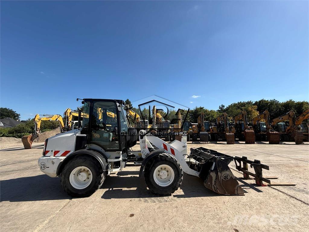 CAT 908 M Incarcator pe pneuri