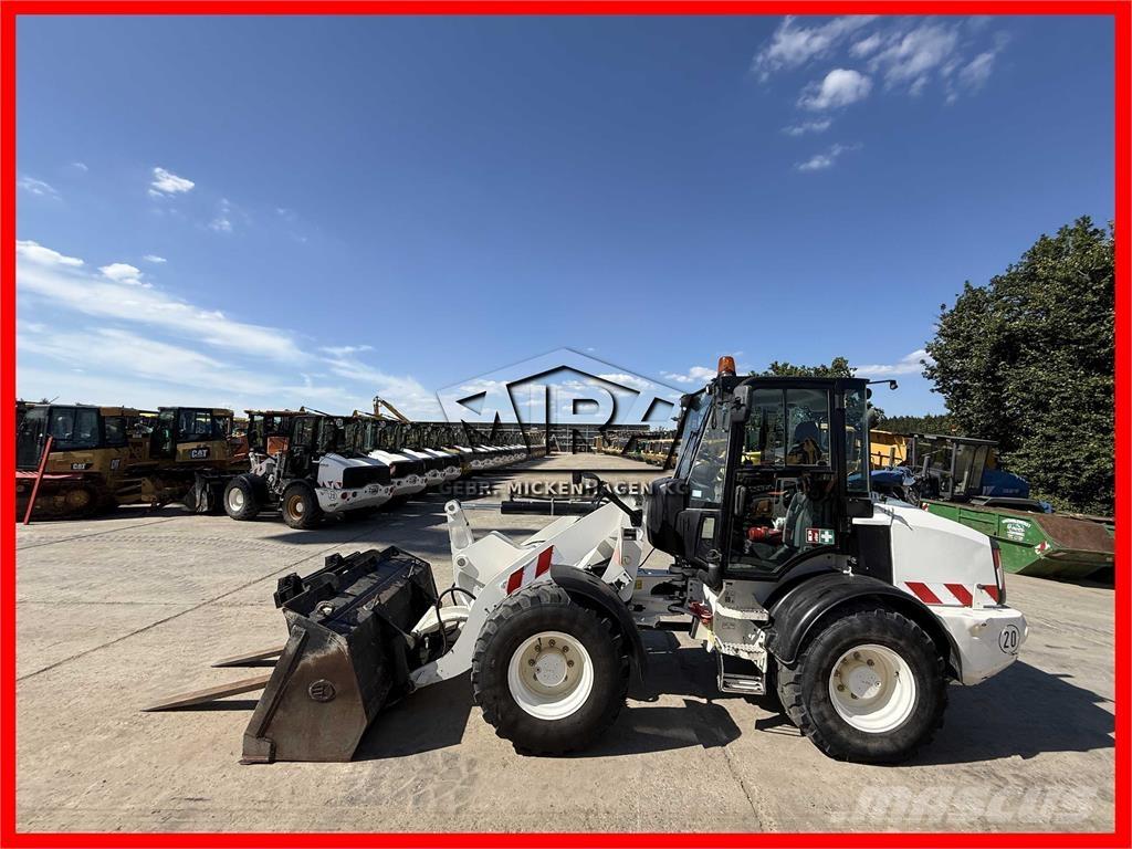 CAT 908 M Incarcator pe pneuri