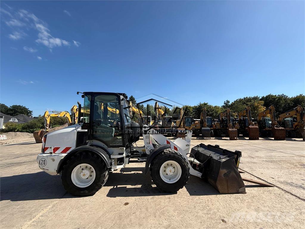 CAT 908 M Incarcator pe pneuri