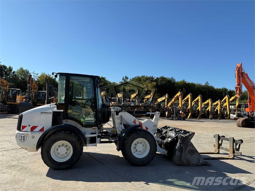 CAT 908 M Incarcator pe pneuri