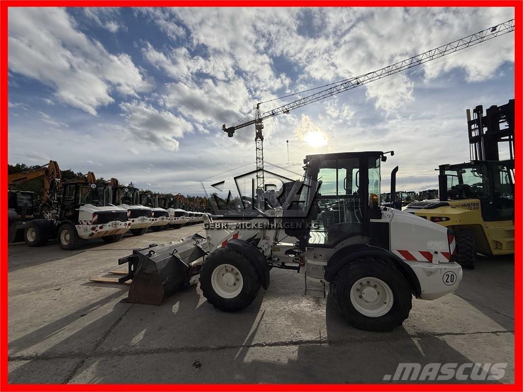 CAT 908M Incarcator pe pneuri