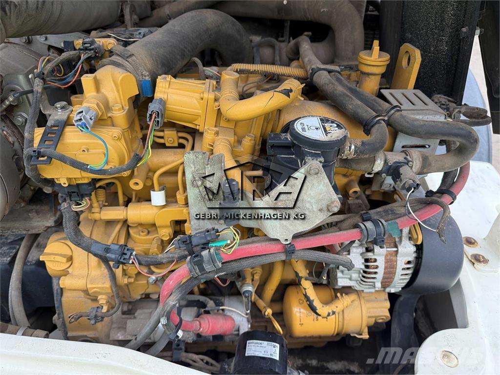 CAT 908M Incarcator pe pneuri