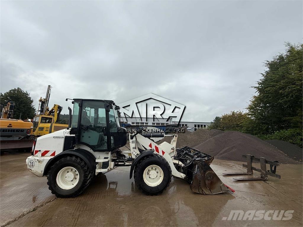 CAT 908M Incarcator pe pneuri