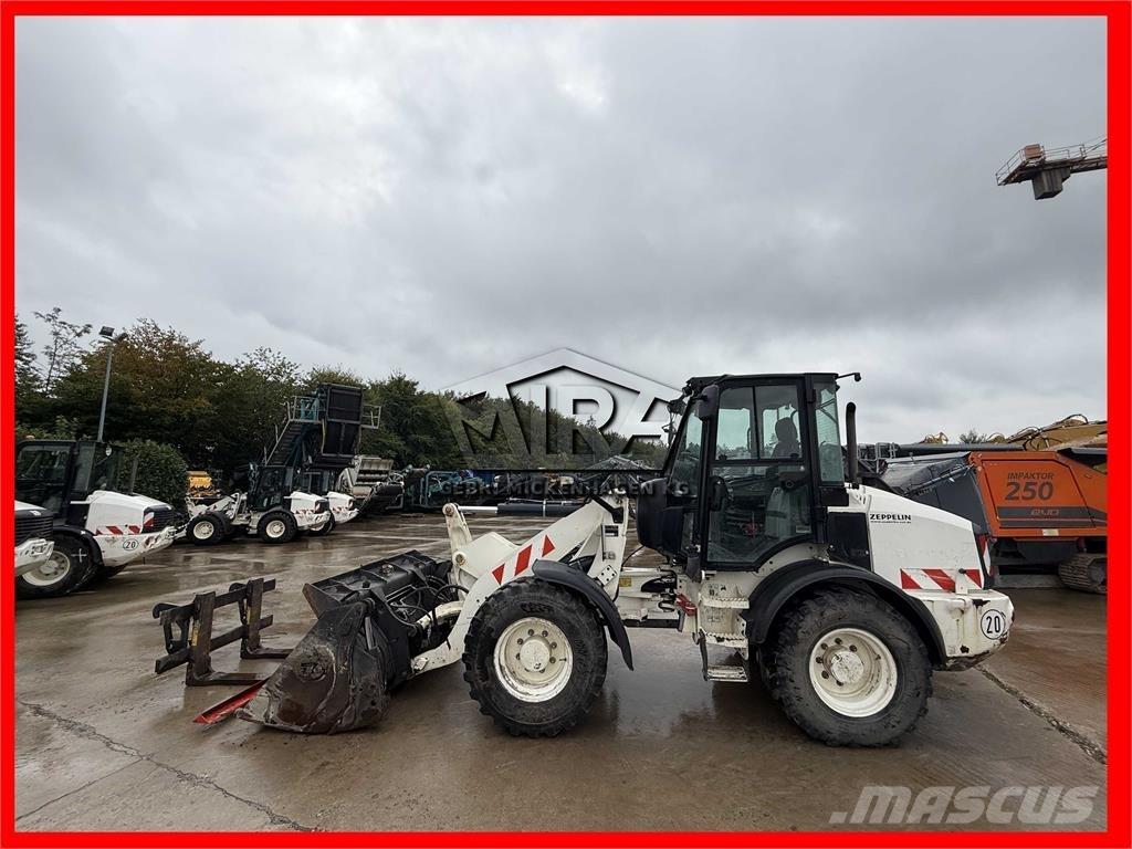 CAT 908M Incarcator pe pneuri
