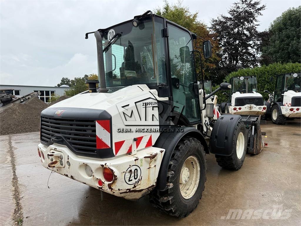 CAT 908M Incarcator pe pneuri