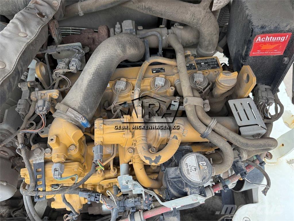 CAT 908M Incarcator pe pneuri