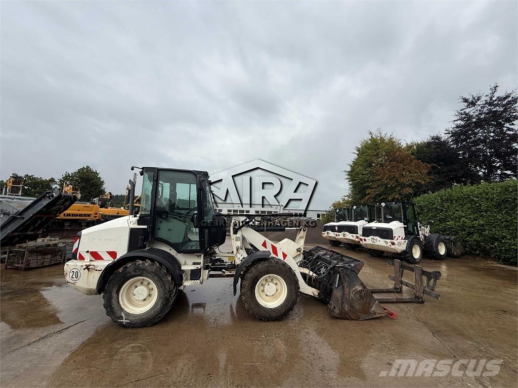 CAT 908M Incarcator pe pneuri