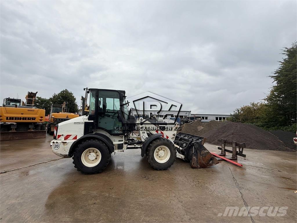 CAT 908M Incarcator pe pneuri
