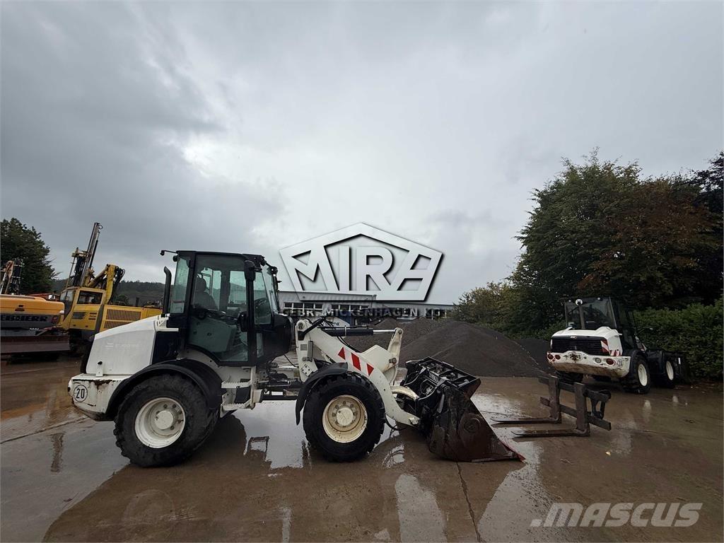 CAT 908M Incarcator pe pneuri