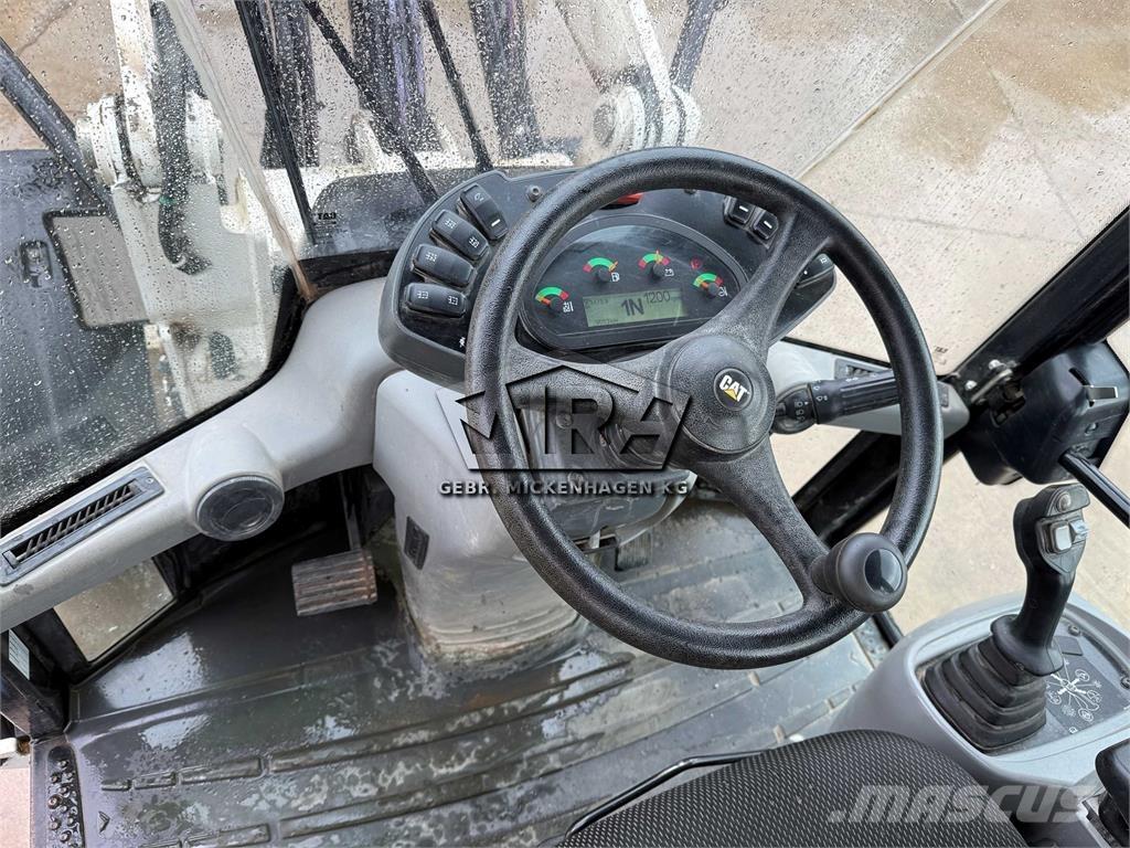 CAT 908M Incarcator pe pneuri