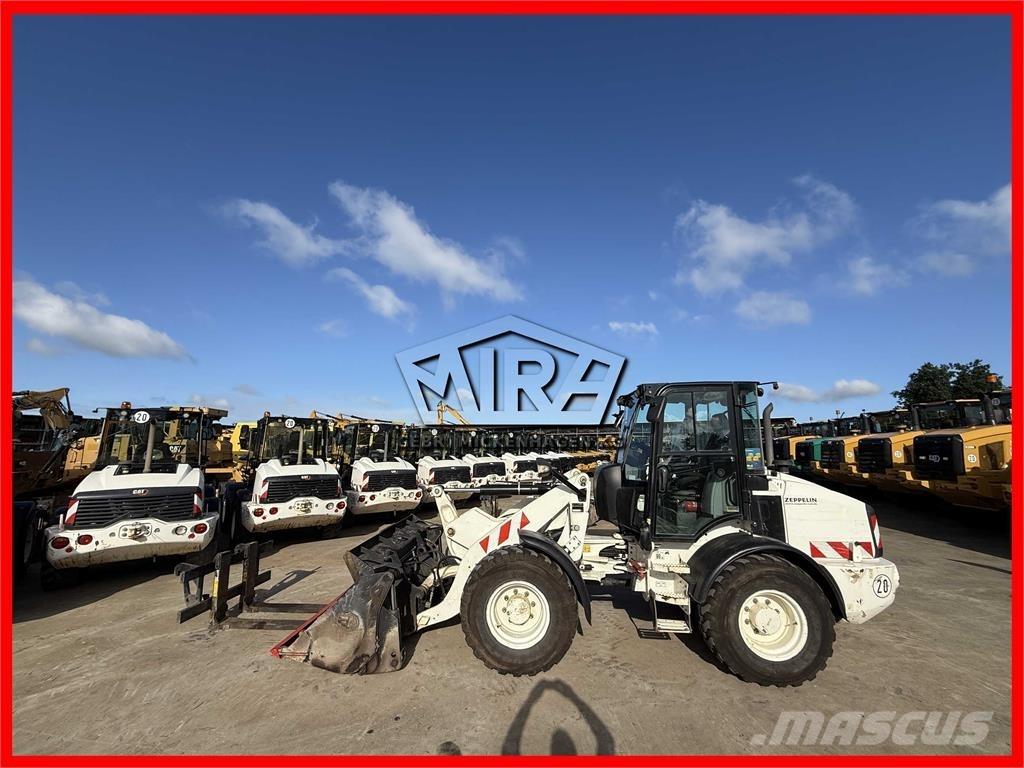 CAT 908M Incarcator pe pneuri