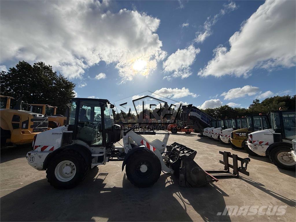 CAT 908M Incarcator pe pneuri