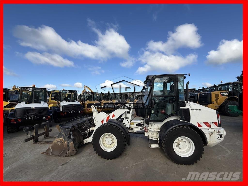 CAT 908M Incarcator pe pneuri