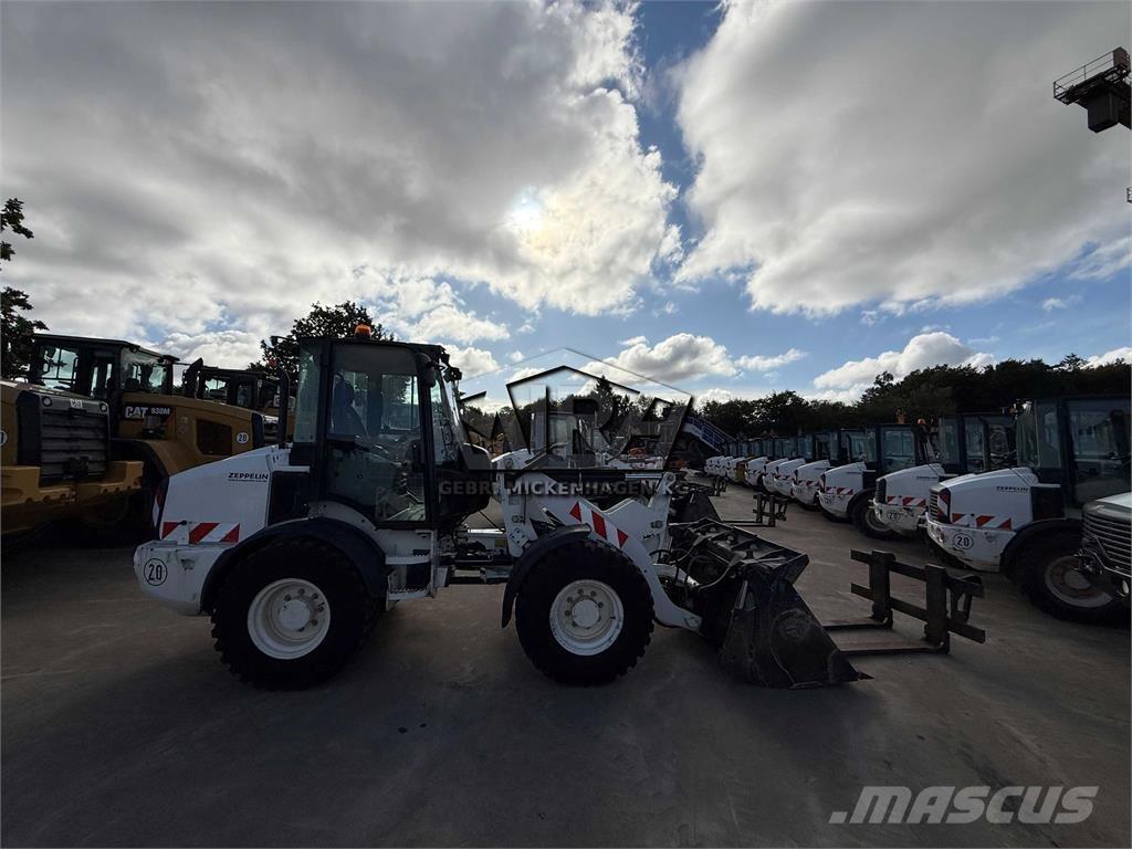 CAT 908M Incarcator pe pneuri