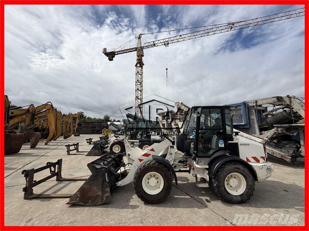 CAT 908M Incarcator pe pneuri