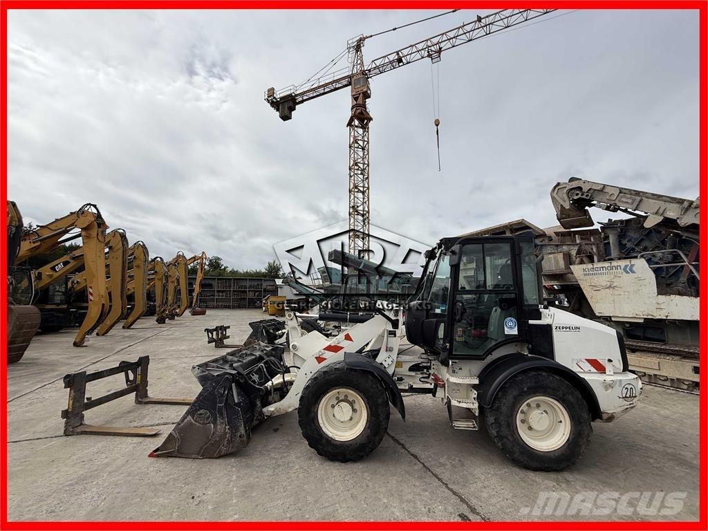 CAT 908M Incarcator pe pneuri