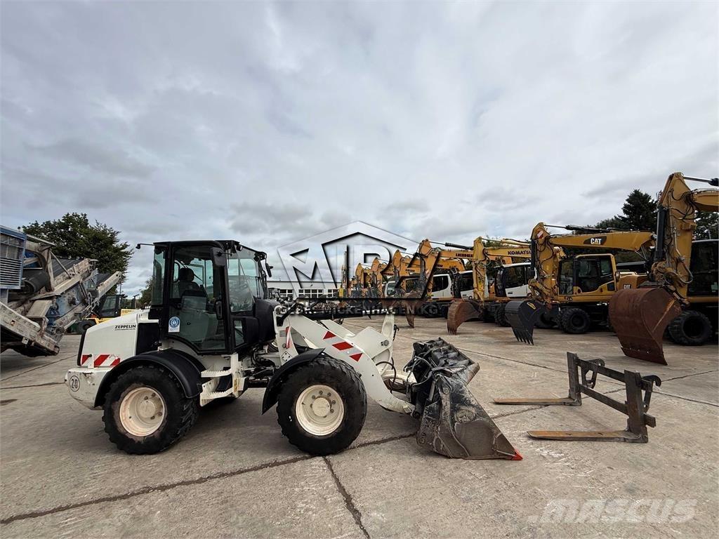 CAT 908M Incarcator pe pneuri