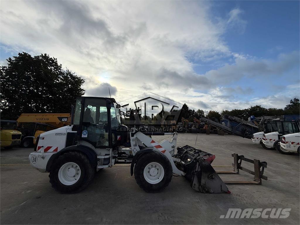CAT 908M Incarcator pe pneuri