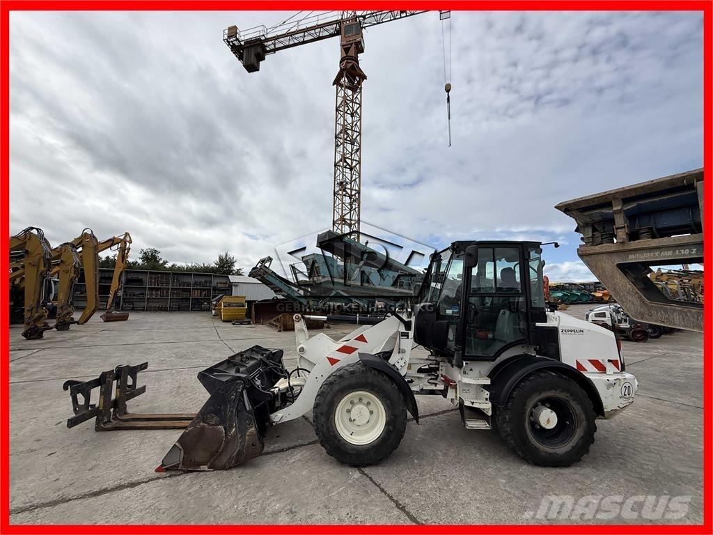 CAT 908M Incarcator pe pneuri