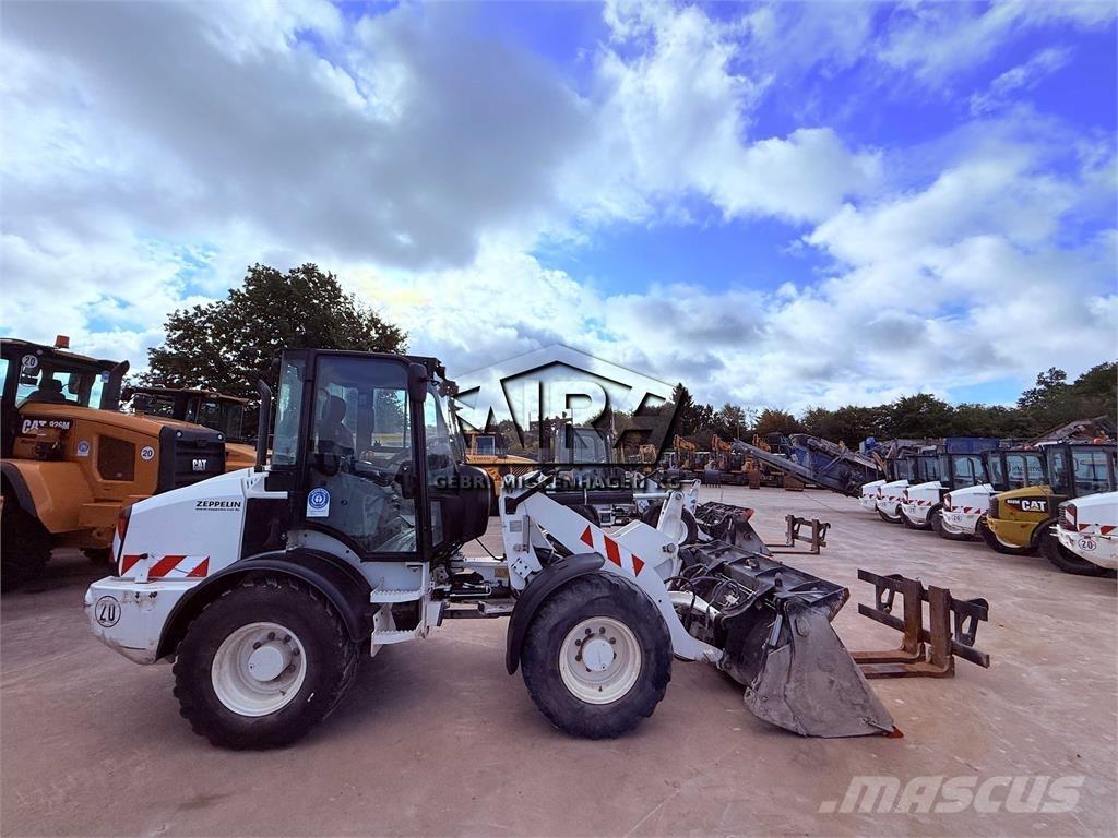 CAT 908M Incarcator pe pneuri