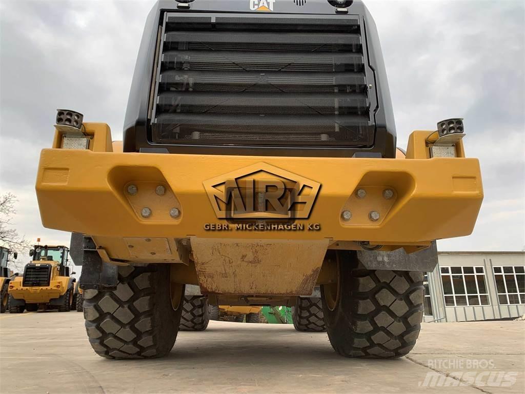 CAT 966M Incarcator pe pneuri