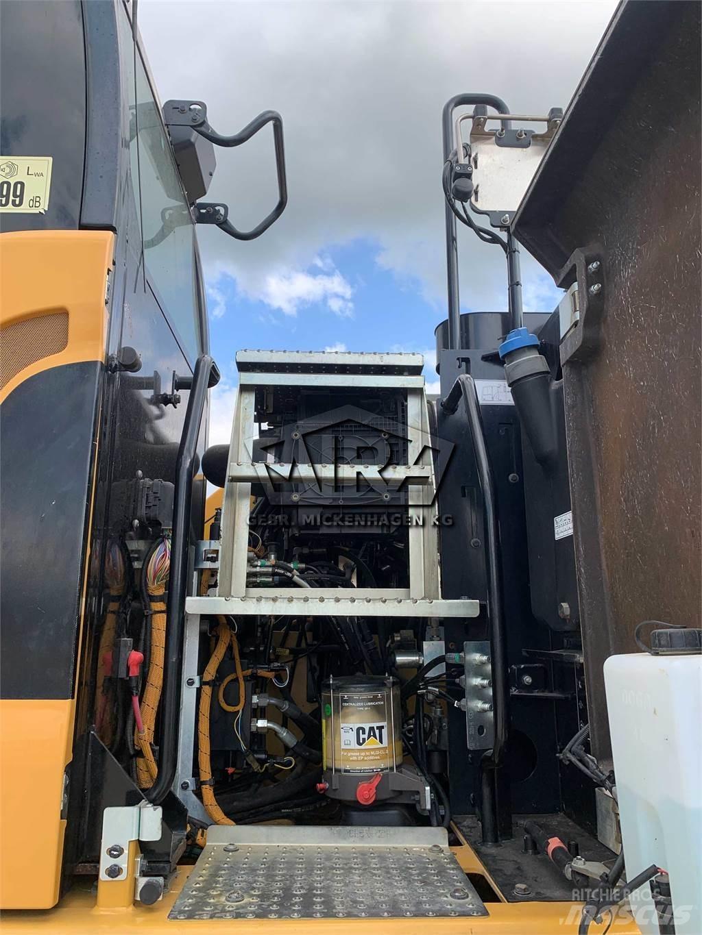 CAT M322 F Excavatoare cu roti