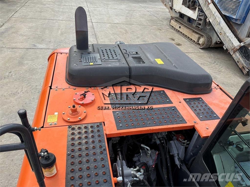 Hitachi ZX 220W-6 Excavatoare cu roti
