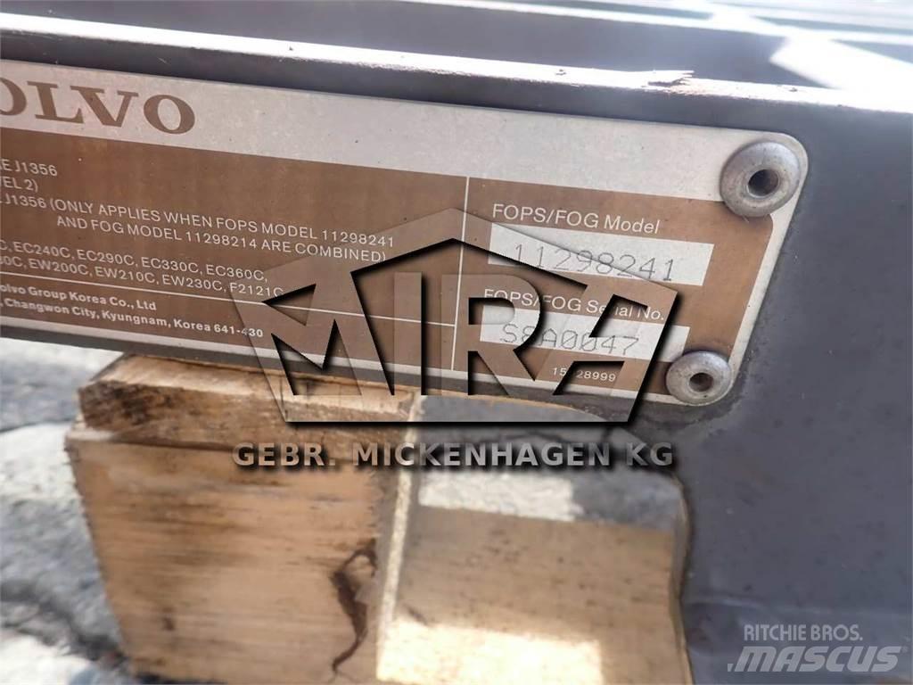 Volvo EC 360 C Cabine si interior