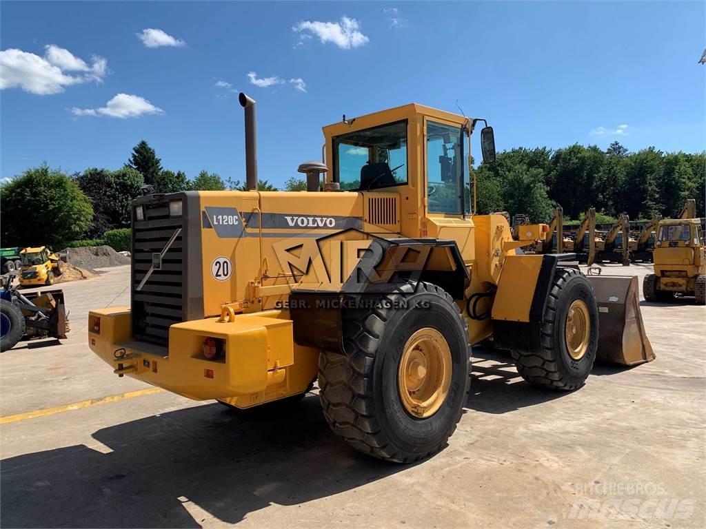 Volvo L 120 C Incarcator pe pneuri