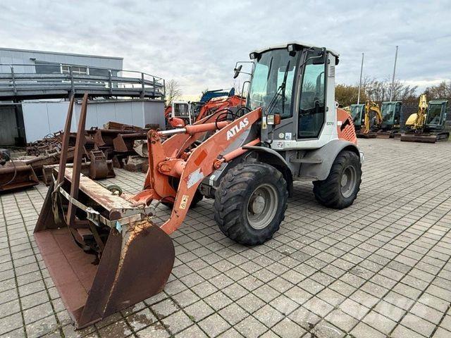 Atlas AR80 Incarcator pe pneuri