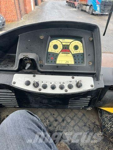 Bomag BW213DH-4 Alti cilindri compactori