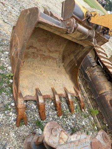 CAT 323D Excavatoare pe șenile
