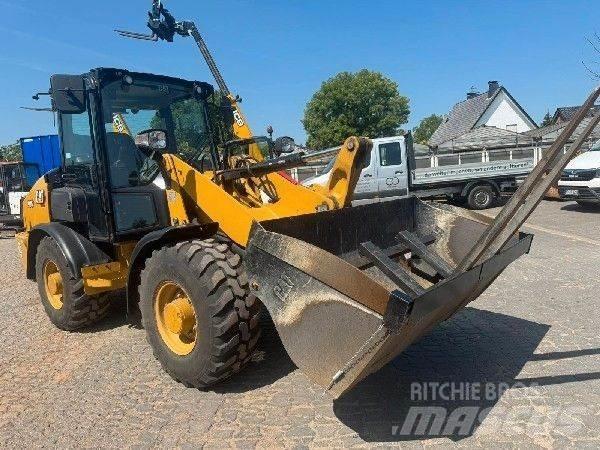 CAT 906 Incarcator pe pneuri