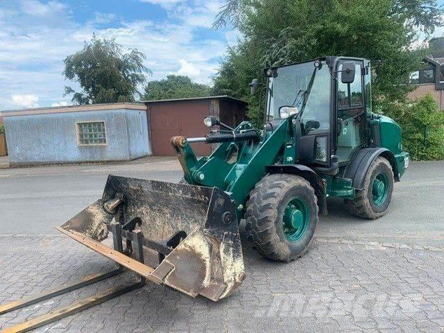 CAT 906 M Incarcator pe pneuri