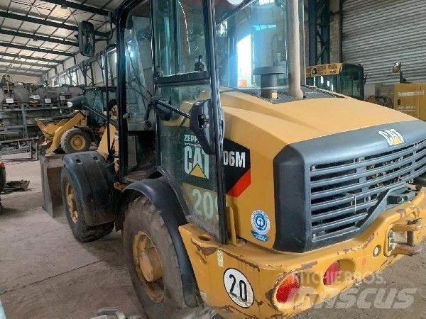 CAT 906M Incarcator pe pneuri