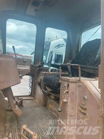 CAT D6D Buldozere pe senile