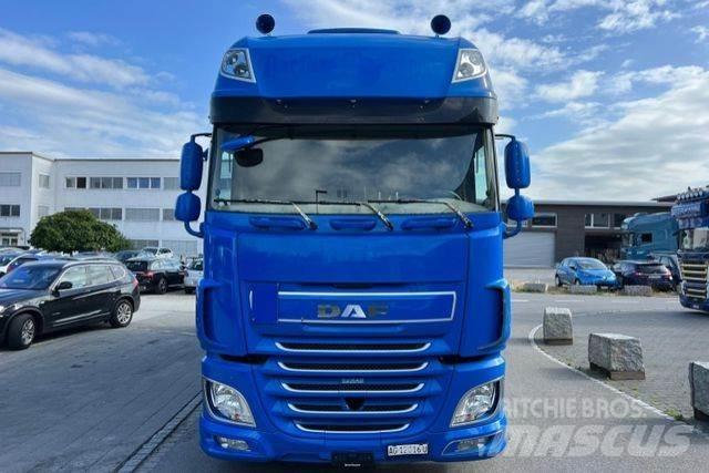 DAF XF510 6x2 Camion cu prelata