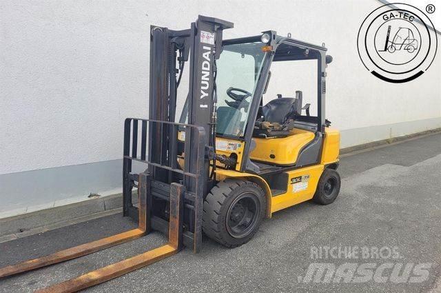 Hyundai 30L-7A Stivuitor GPL