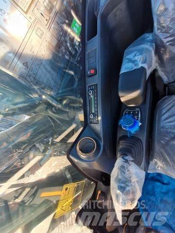 Hyundai HW150ACR Excavatoare cu roti