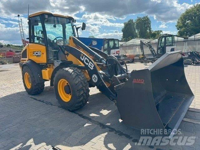 JCB 409 Incarcator pe pneuri