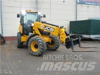 JCB TM220 Agri Incarcator pe pneuri