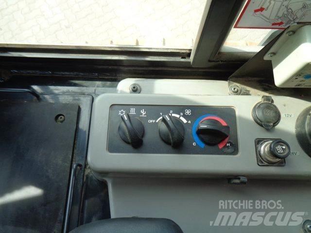 Komatsu D61 PX-24 Buldozere pe senile