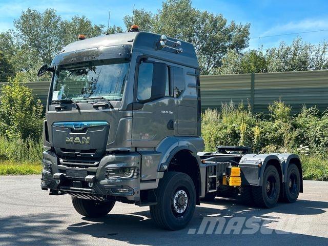 MAN TGS 26.520 6x6 Autotractoare