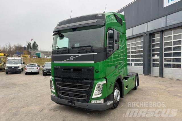 MAN TGX 33.520 6x4 Autotractoare