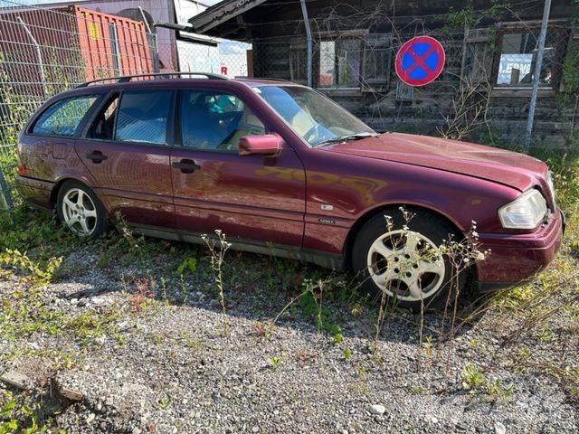 Mercedes-Benz 200 Masini